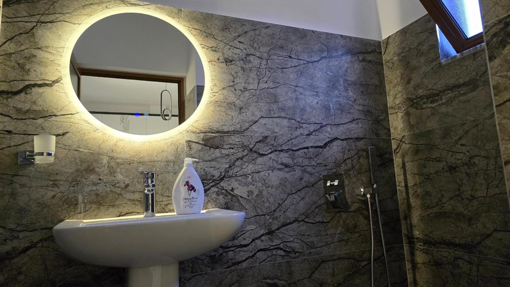 Guest House Pogradeci Luaran gambar