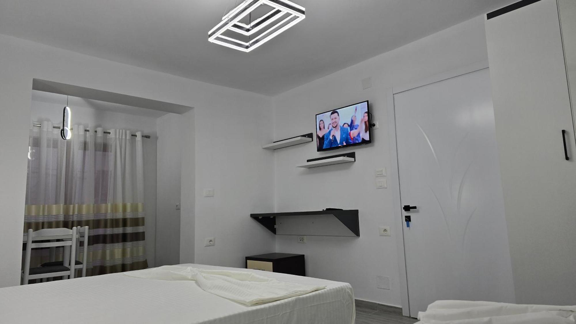 Guest House Pogradeci Luaran gambar