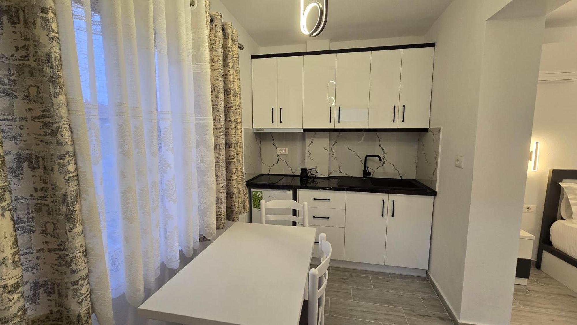 Guest House Pogradeci Luaran gambar
