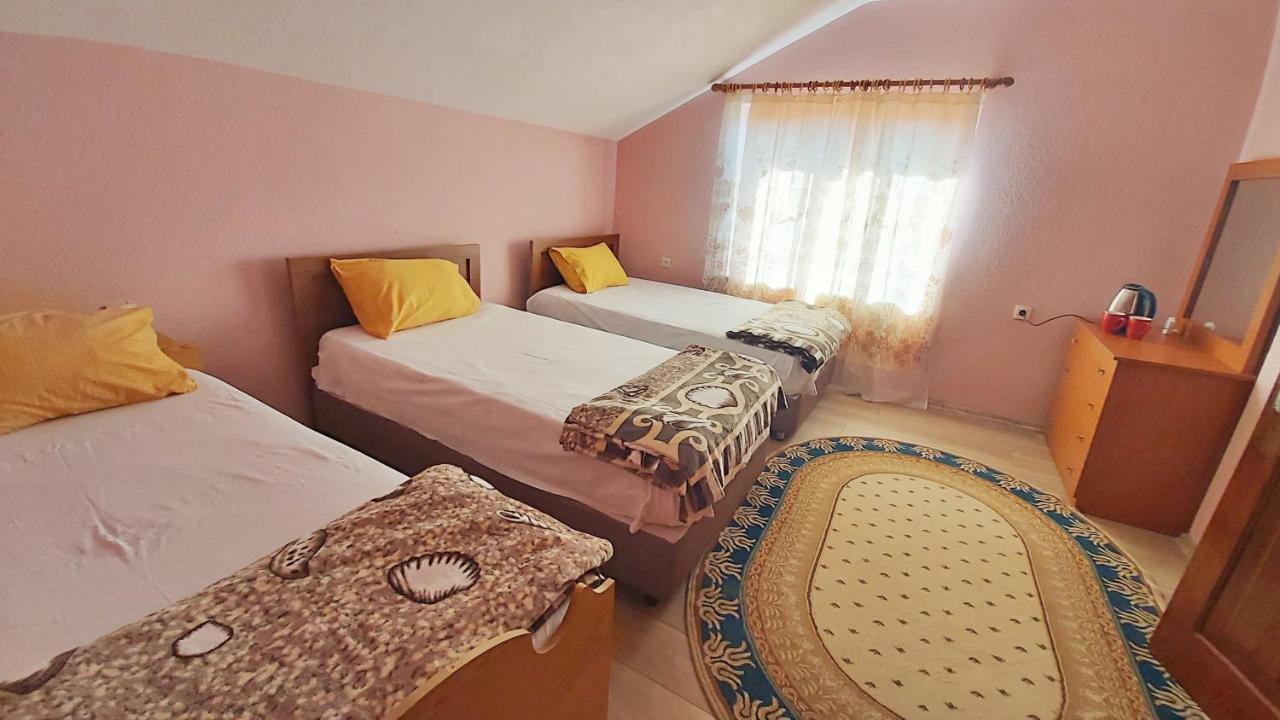 Guest House Pogradeci Luaran gambar